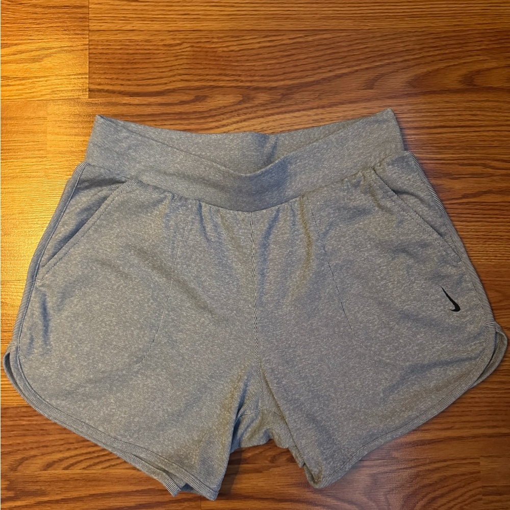 NIKE • yoga - ribbed shorts / gray size L - Picture 4 of 6